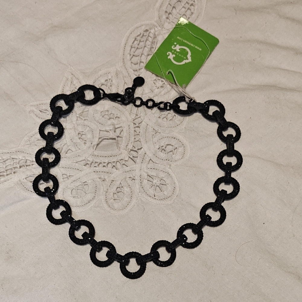 C. Wonder Bold Black Circle Necklace